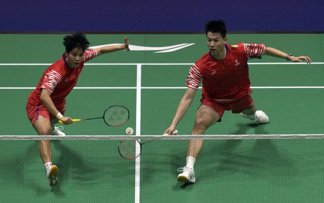 且都还在持, 头号种子刘, 和乔纳坦 且都还在持, 头号种子刘, 和乔纳坦